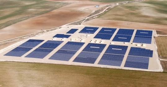Masdar Solar Plant / Fot. ArabianOilandGas.com